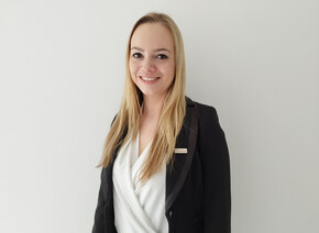 Kolontáriné Bejczi Laura