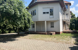 Eladó Téglaépítésű lakás