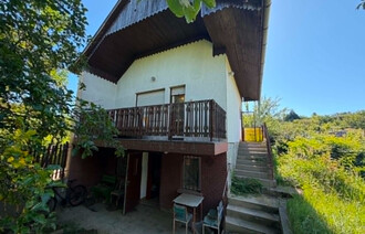 Eladó Zárt kert
