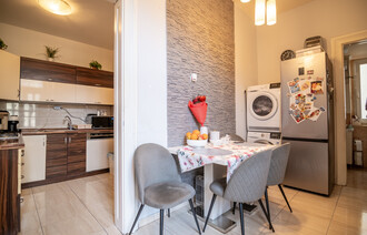 Eladó Téglaépítésű lakás