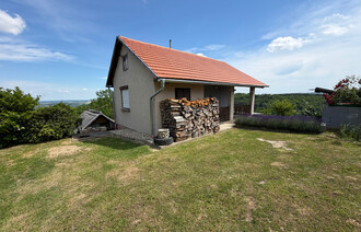 Eladó Zárt kert
