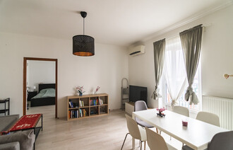 Eladó Téglaépítésű lakás