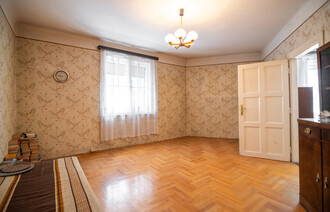 Eladó Téglaépítésű lakás
