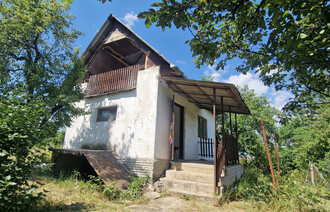 Eladó Zárt kert