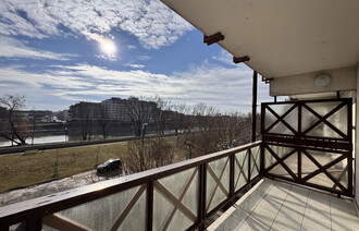 Eladó Téglaépítésű lakás