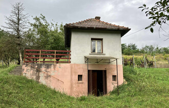 Eladó Zárt kert