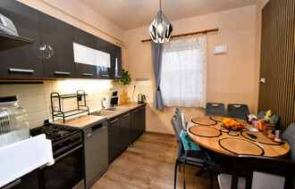 Eladó Téglaépítésű lakás