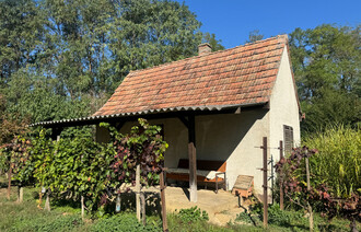 Eladó Zárt kert