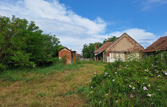 Eladó Telek