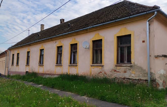 Eladó Szolgáltató egység
