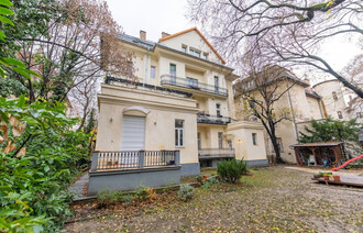 Eladó Téglaépítésű lakás