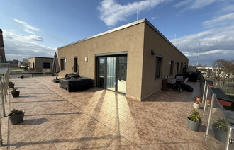 Eladó Téglaépítésű lakás