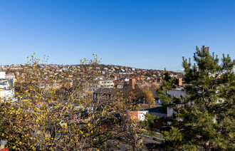 Eladó Téglaépítésű lakás