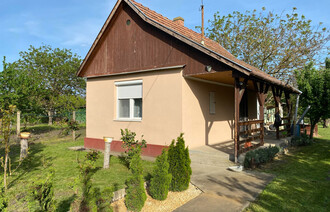 Eladó Zárt kert