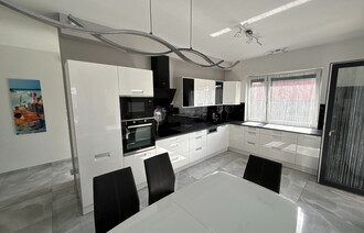 Kiadó Családi ház