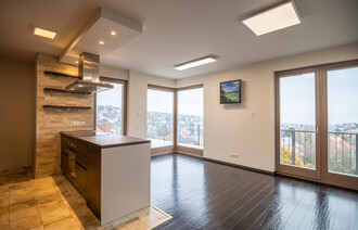 Eladó Téglaépítésű lakás