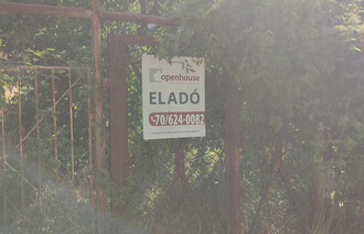 Eladó Zárt kert