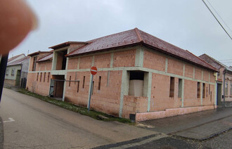 Eladó Szolgáltató egység