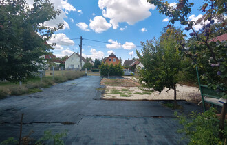 Eladó Telek