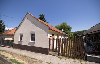 Eladó Házrész