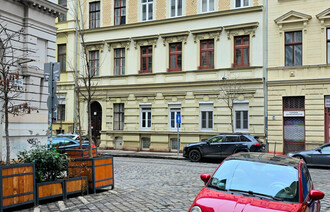 Eladó Társasházi lakás