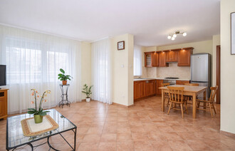 Eladó Társasházi lakás