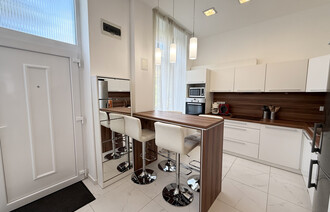 Eladó Téglaépítésű lakás