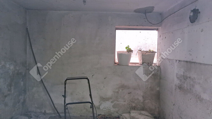 36. kép | Eladó Családi ház, Bana (#180022)