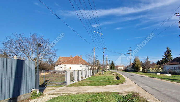 23. kép | Eladó Családi ház, Bana (#178653)