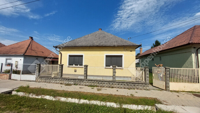1. kép | Eladó Családi ház, Bábolna (#176822)