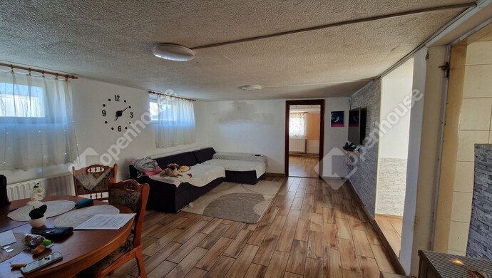 2. kép | Eladó Családi ház, Bana (#178653)