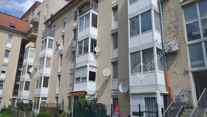 2. kép | Udvari homlokzat | Eladó Társasházi lakás, Budapest VIII. Ker. (#179434)