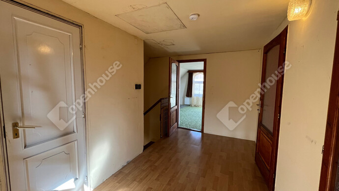 24. kép | Tetőtér közlekedő | Eladó Családi ház, Harsány (#176944)