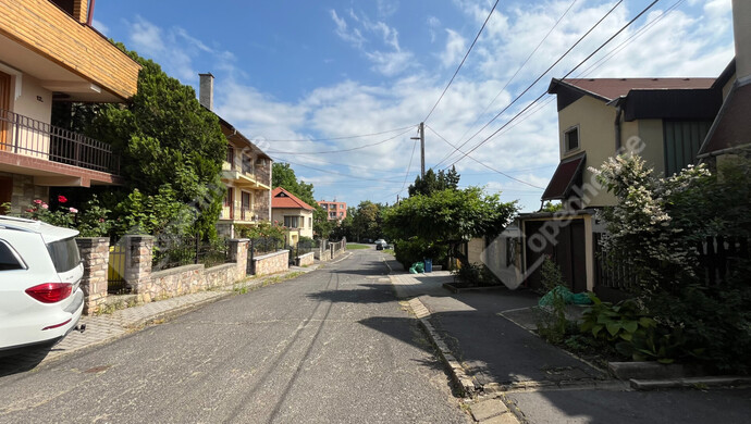 26. kép | Utcakép | Eladó Családi ház, Miskolc (#175809)