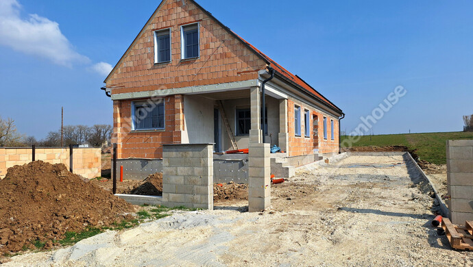 0. kép | Eladó Családi ház, Zsira (#176963)