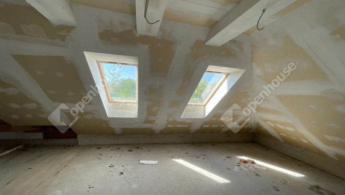 2. kép | Eladó négy lakás, két üzlethelyiség egyben, Pétfürdő | Eladó Családi ház, Pétfürdő (#159023)