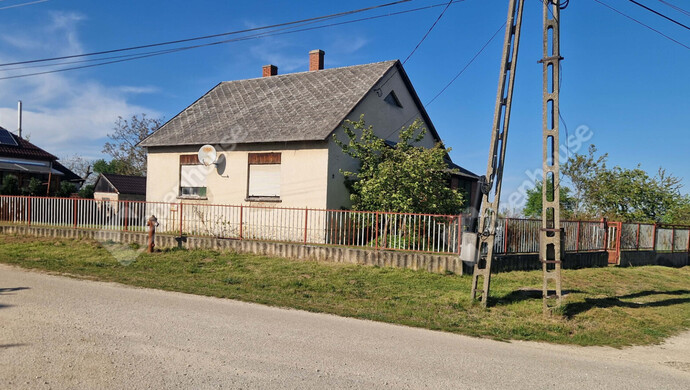 0. kép | Eladó Családi ház, Bakonybánk (#181310)