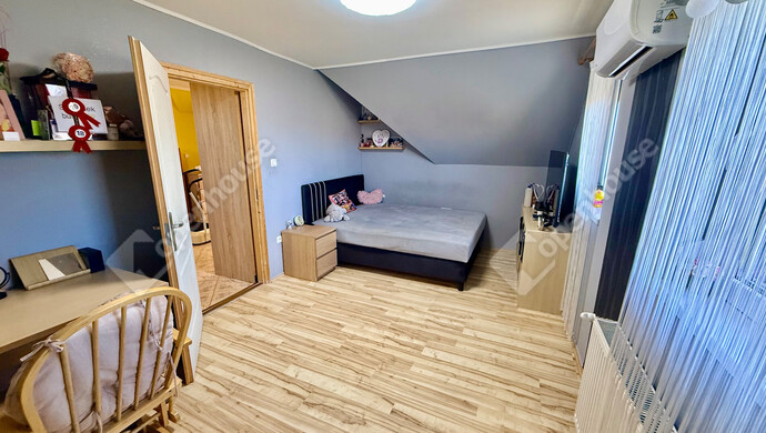 4. kép | emeleti szoba  | Eladó Társasházi lakás, Üllő (#178213)