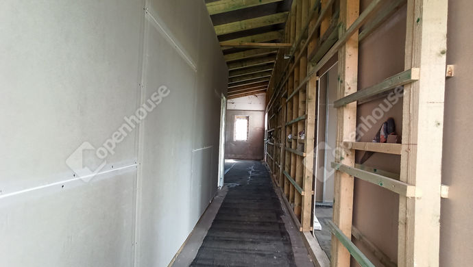 10. kép | folyosó jelenlegi készültségi állapot | Eladó Családi ház, Hajdúszoboszló (#168514)