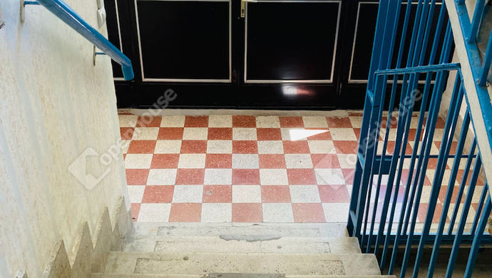 4. kép | Lépcsőház | Eladó Társasházi lakás, Tatabánya (#163658)