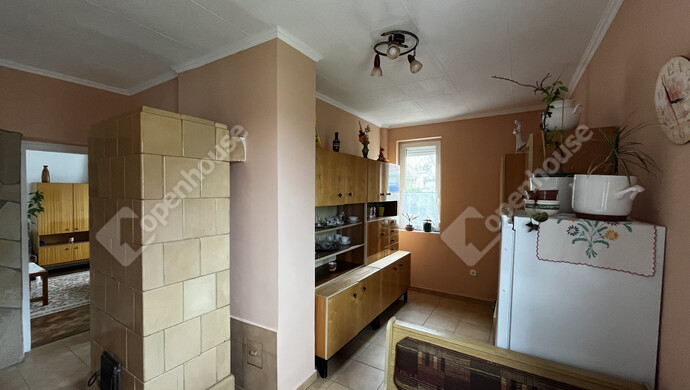 11. kép | Eladó Téglaépítésű lakás, Úrkút (#181328)