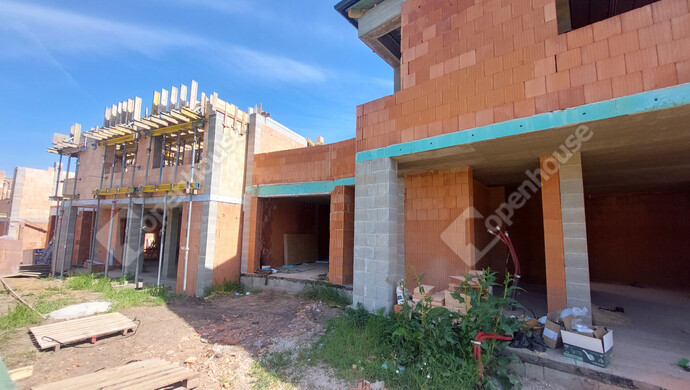 2. kép | Eladó Családi ház, Tatabánya (#181388)