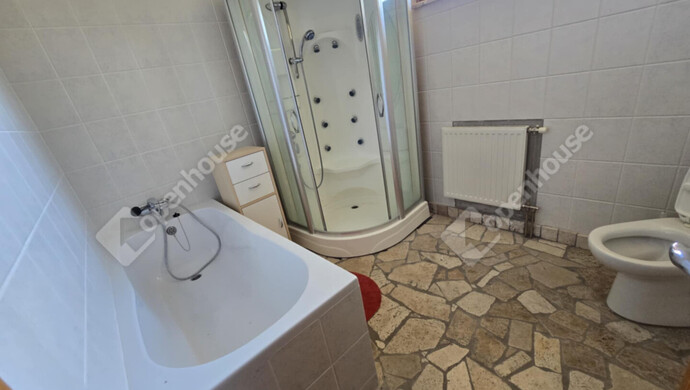 8. kép | Eladó Családi ház, Komárom (#176293)