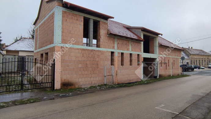 4. kép | Eladó Szolgáltató egység, Pápa (#179897)