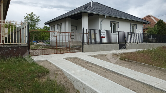 2. kép | Eladó Családi ház, Tápióság (#171059)