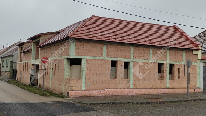 1. kép | Eladó Szolgáltató egység, Pápa (#179897)