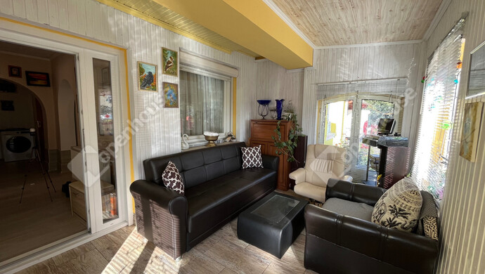 13. kép | Előtér, szélfogó | Eladó Családi ház, Emőd (#177531)