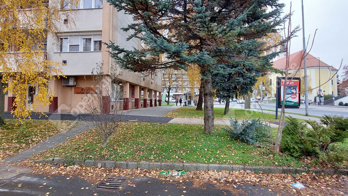 37. kép | Utcakép | Eladó Társasházi lakás, Zalaegerszeg (#172483)