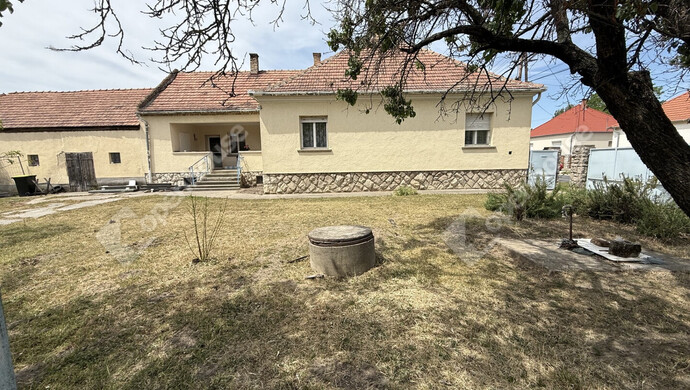 0. kép | Eladó Családi ház, Győrújbarát (#182424)