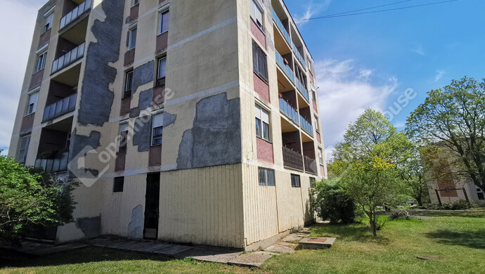 14. kép | Épület | Eladó Társasházi lakás, Pétfürdő (#181363)